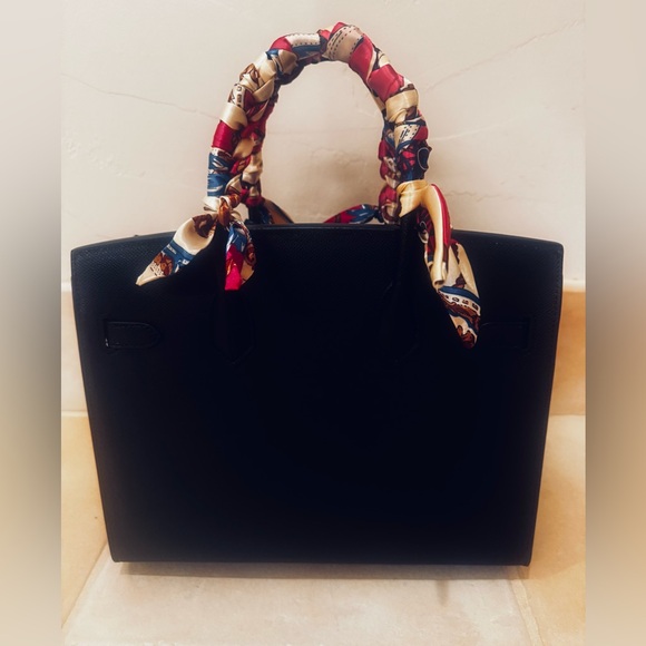 Wirkin/Firkin black with gold hardware. Size 30cm. Paid $150 - Picture 2 of 3